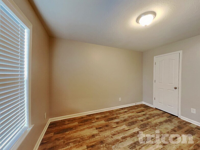 Building Photo - 1901 Susan Rd