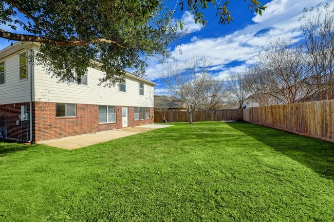 Building Photo - 24423 Pepperrell Pl St