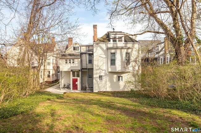 Building Photo - 382 Whitney Ave