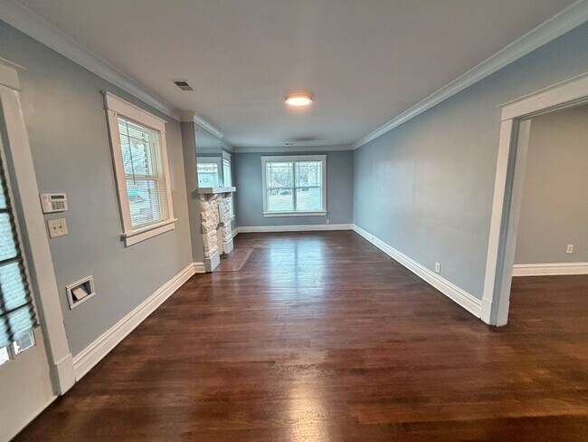 Building Photo - Recently Renovated Brick Home Minutes Away from Crosstown, Midtown, Rhodes & More!