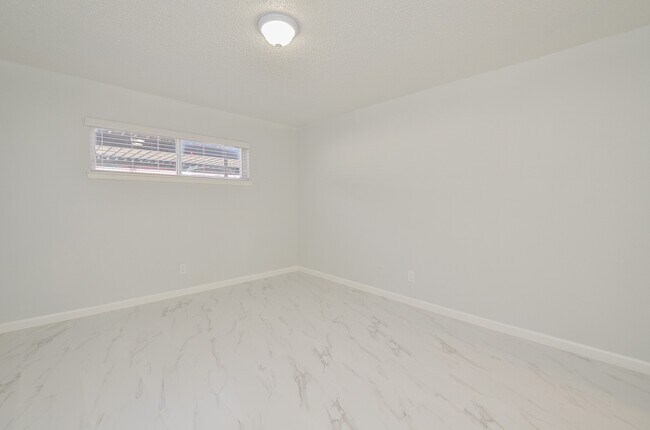 Building Photo - 6410 Del Monte Dr