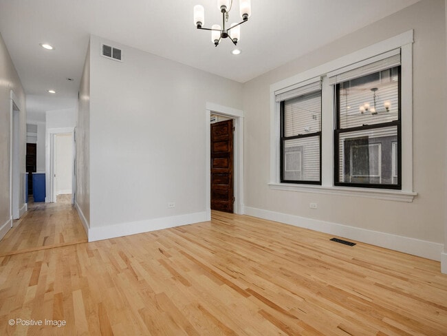 Building Photo - 2415 W Warner Ave