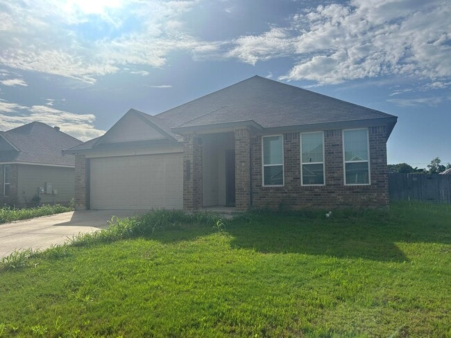 Building Photo - Modern 3 Bed, 2 Bath + Office