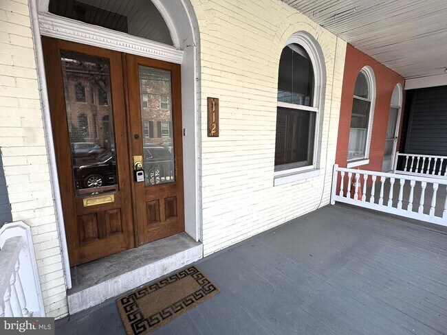 Building Photo - 112 E 3rd St