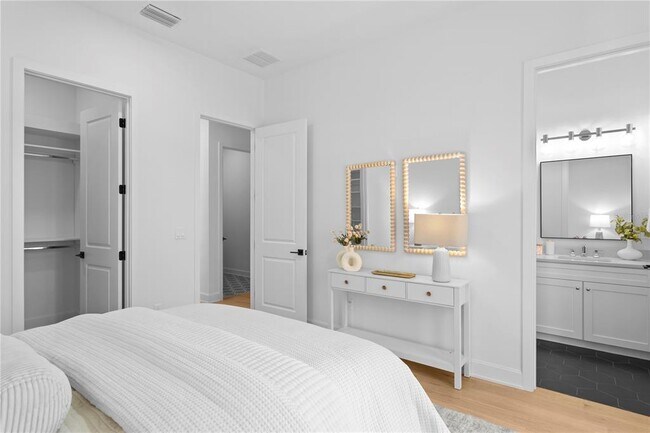 Building Photo - 430 GILMAN Pl