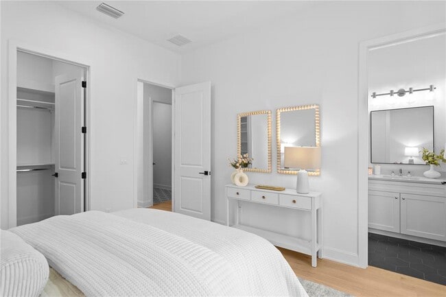 Building Photo - 440 GILMAN Pl