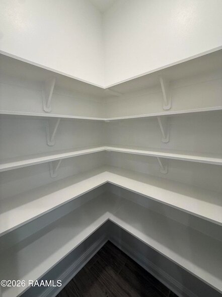 Building Photo - 404 Sparrowhawk St