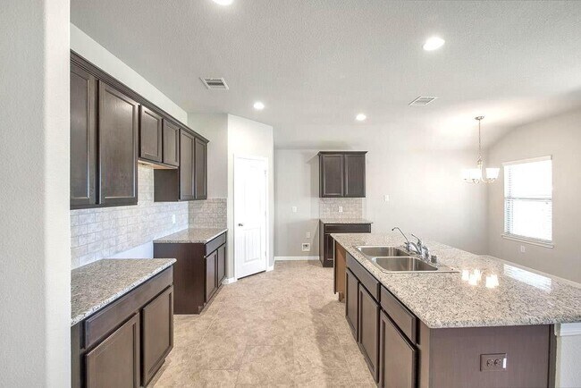 Building Photo - 29314 Dunns Creek Ct