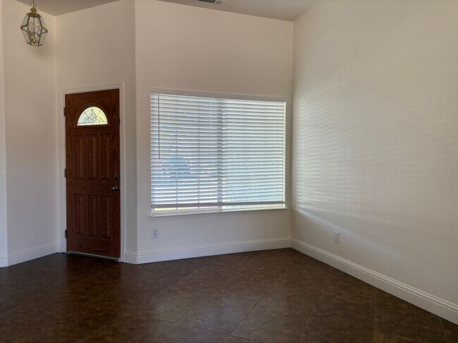Building Photo - Darling 3 bedroom in Wingfield Springs