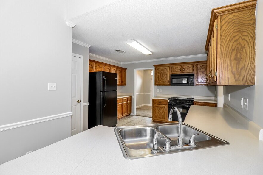 Building Photo - 7973 Jills Creek Dr