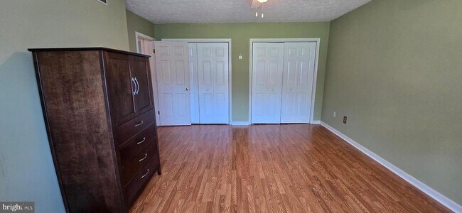 Building Photo - 1526 Palm Ct