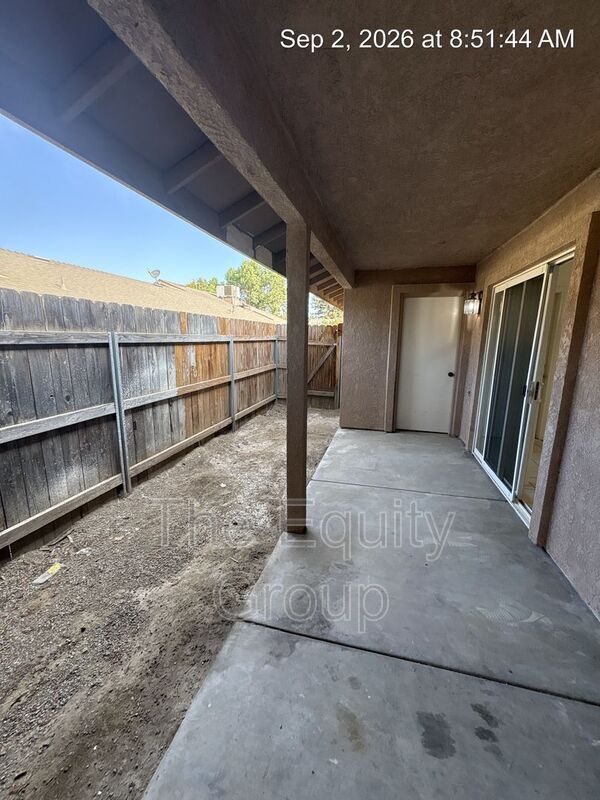 Building Photo - 3640 E Mineral King Ave