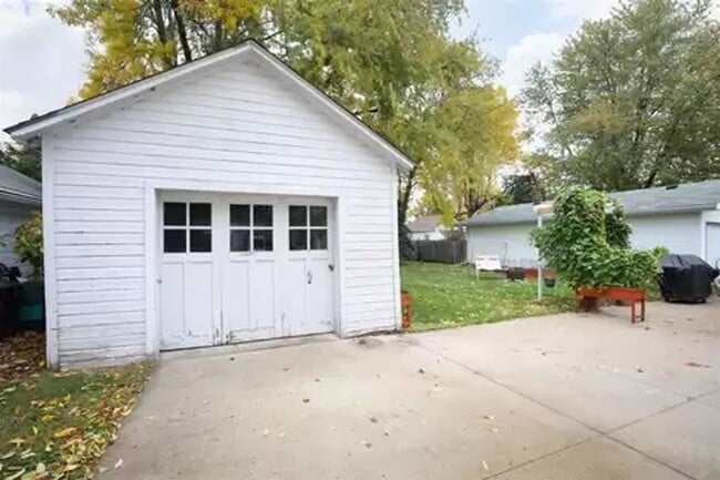 Building Photo - Walkable to downtown Appleton