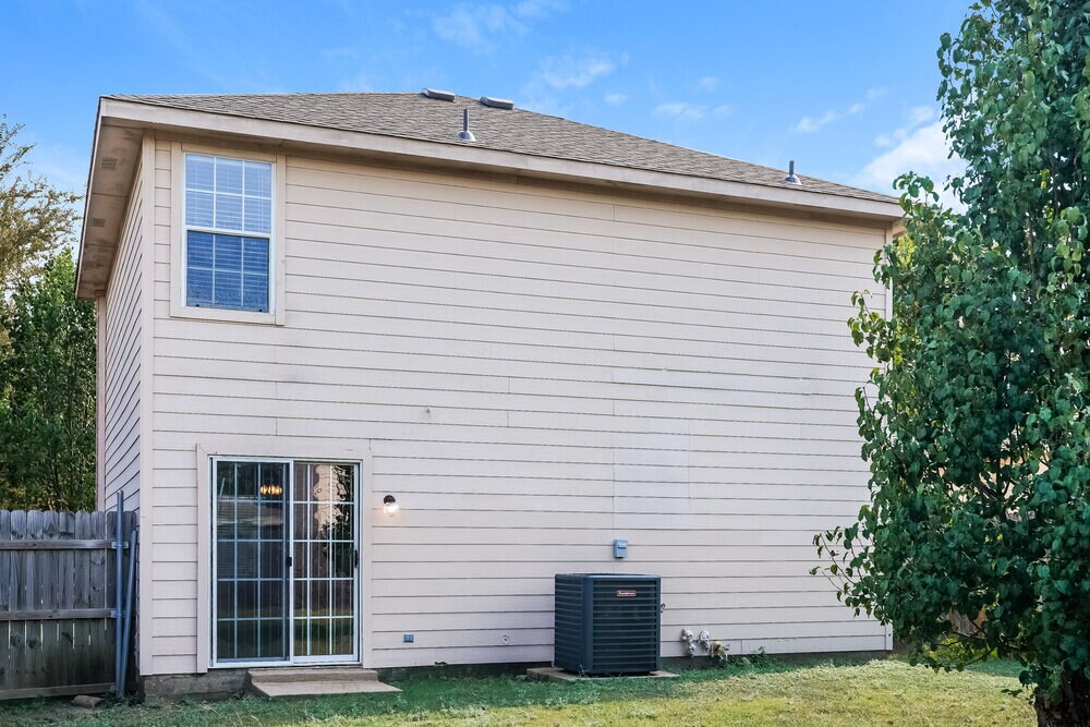 Building Photo - 7049 Wax Berry Dr