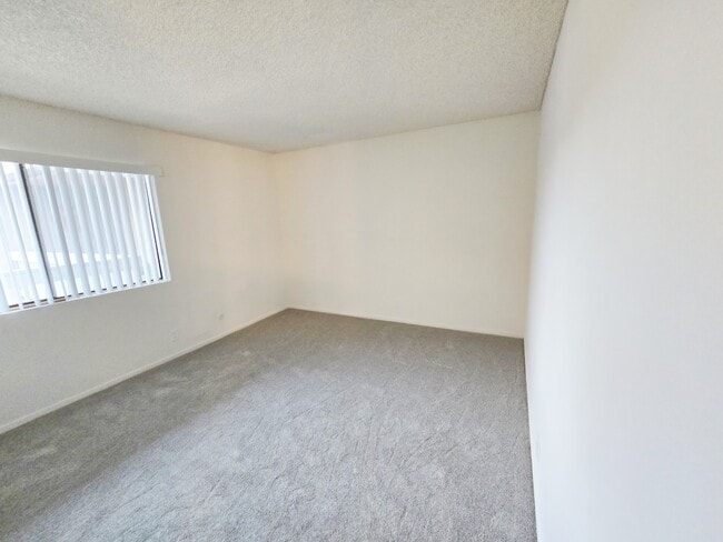 Building Photo - 4705 Marina Dr
