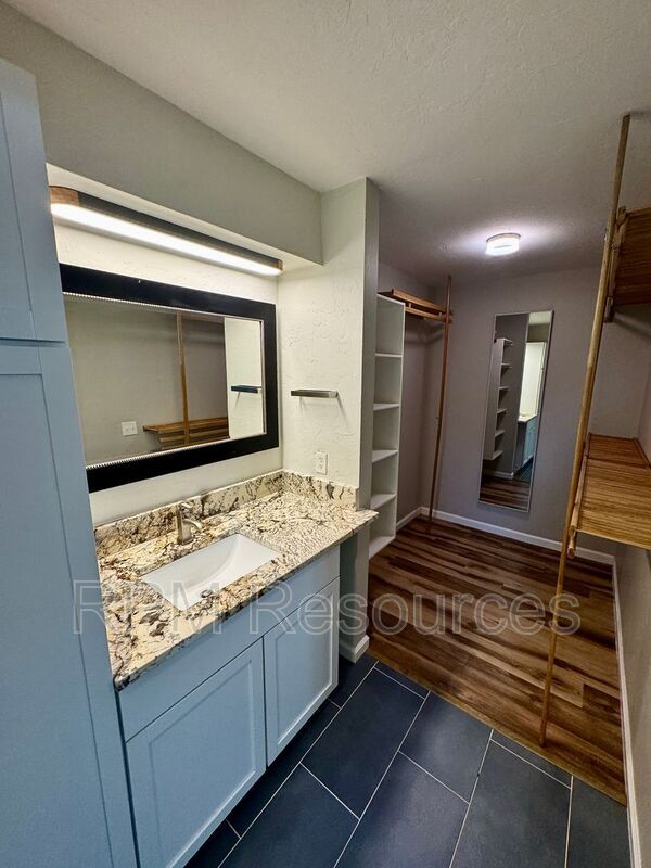 Building Photo - 11813 Larkdale Dr