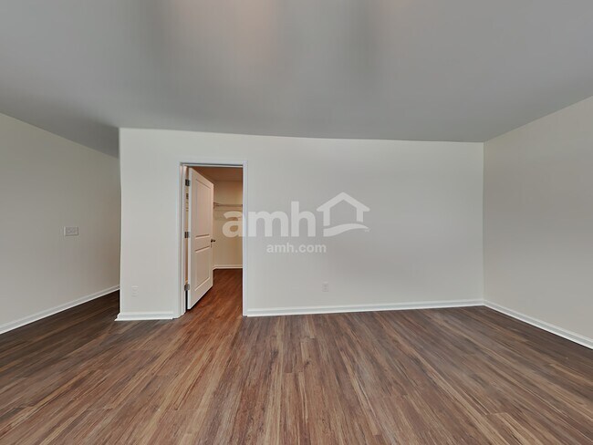 Building Photo - 123 Troupe Dr