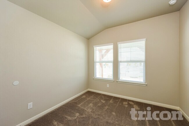 Building Photo - 13627 Emerson Wy