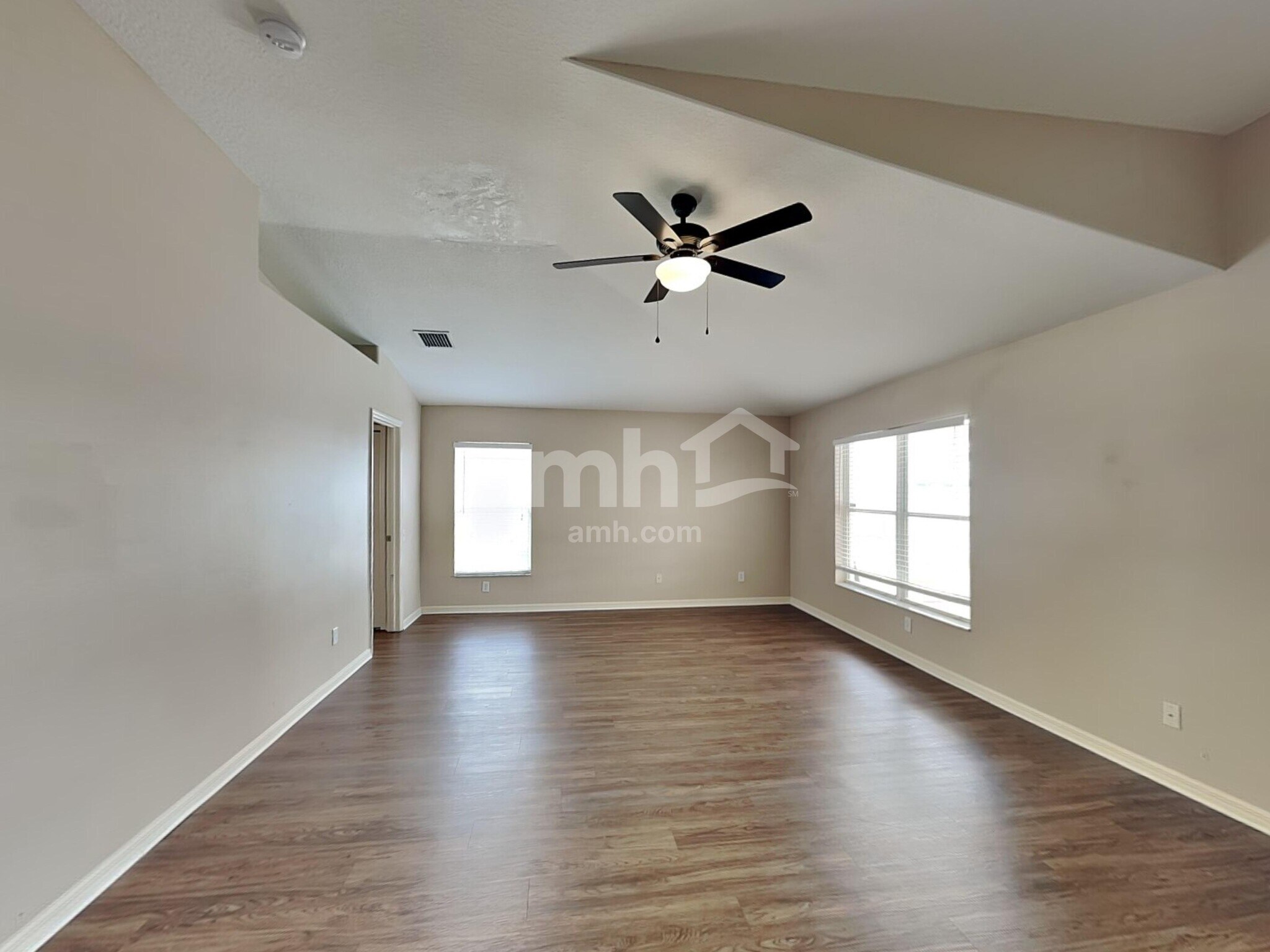 Building Photo - 6435 Clair Shore Dr