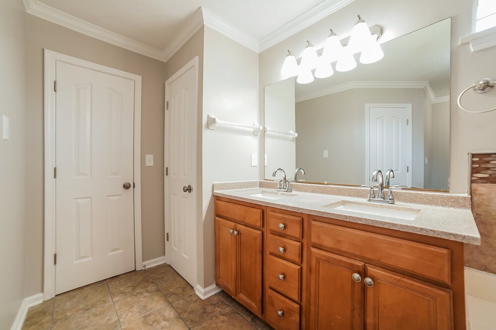 Building Photo - 5696 Nichols Dr