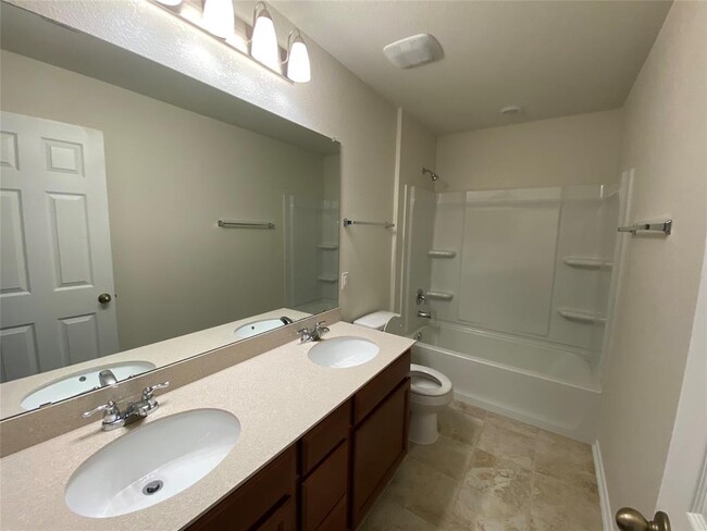 Building Photo - 1313 Arbor Acres Loop