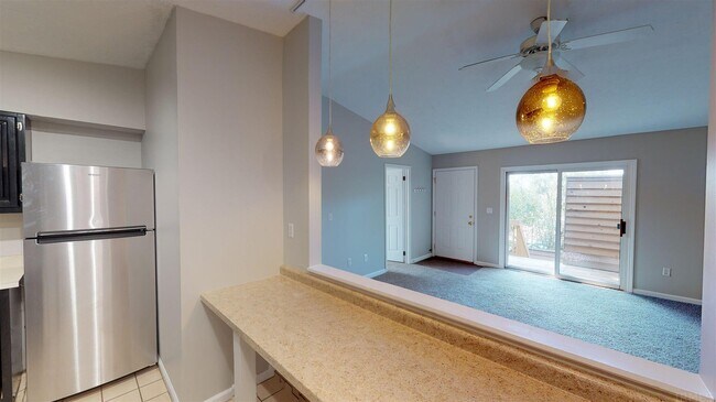 Building Photo - 9621 S Lake Ridge Dr