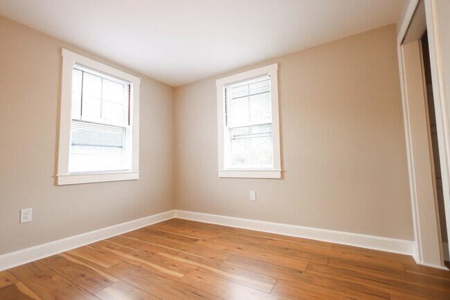 Building Photo - 31 Graham St