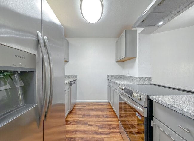 Building Photo - 3022 Homewood Pl