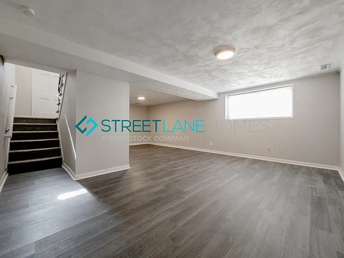 Building Photo - 1309 Cabrillo Dr
