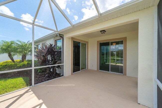 Building Photo - Loren Cove Villa