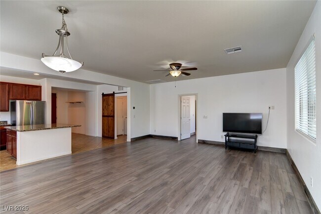 Building Photo - 1012 Via Canale Dr