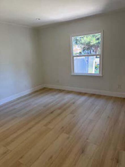 bedroom - 1235 N Allen Ave