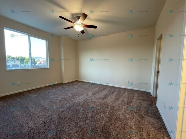 Building Photo - Half month FREE!!! Luxury and Convenience: Fully Equipped 3-Bedroom 2.5 Bathroom 2 car garage Con...