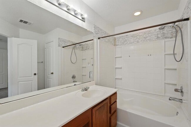 Building Photo - 200 Lexington