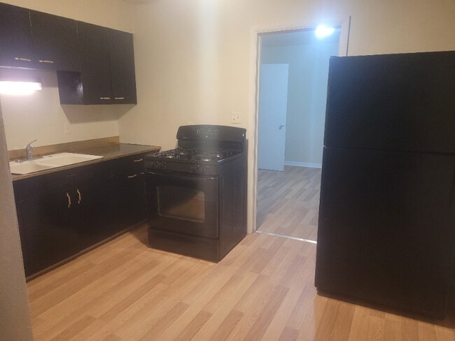 Building Photo - 1005 Garfield Ave