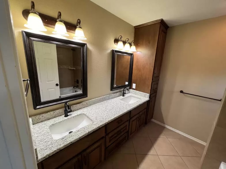 Building Photo - 14157 Whitecap Blvd