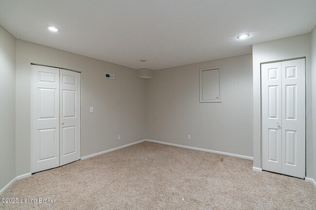 Building Photo - 838 Lake Forest Pkwy
