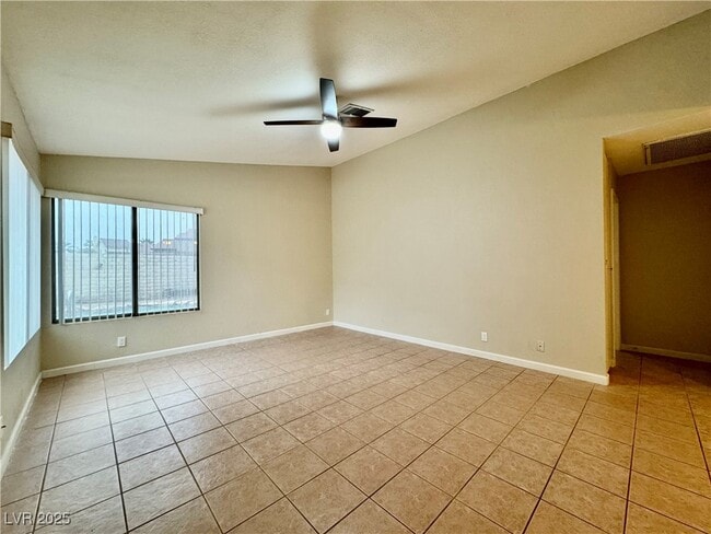 Building Photo - 7289 Topeka Dr