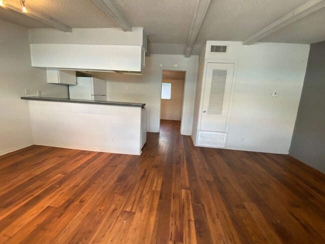 Building Photo - 3816 Speedway