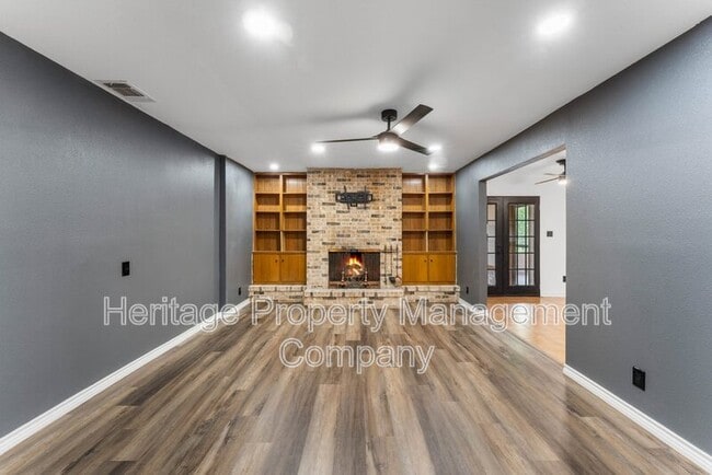 Building Photo - 3614 Versailles Dr