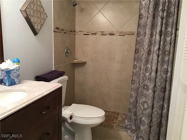 Building Photo - 440 Fox Haven Dr