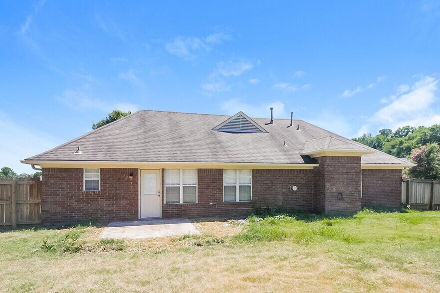 Building Photo - 6178 Morgan Manor Dr