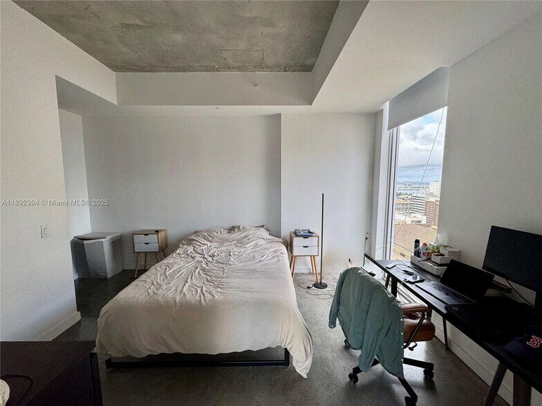 Building Photo - 151 SE 1st St