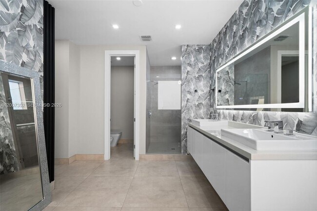 Building Photo - 7534 NW 98th Ave