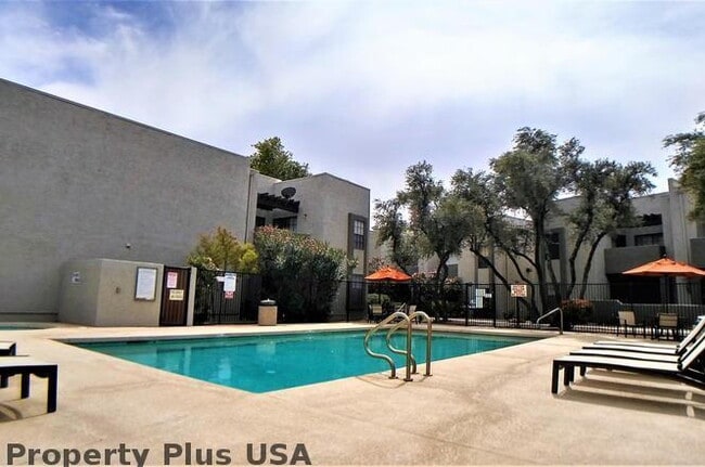Building Photo - "Chic Scottsdale Retreat: Cozy 1-Bedroom Gem with Modern Comforts!"