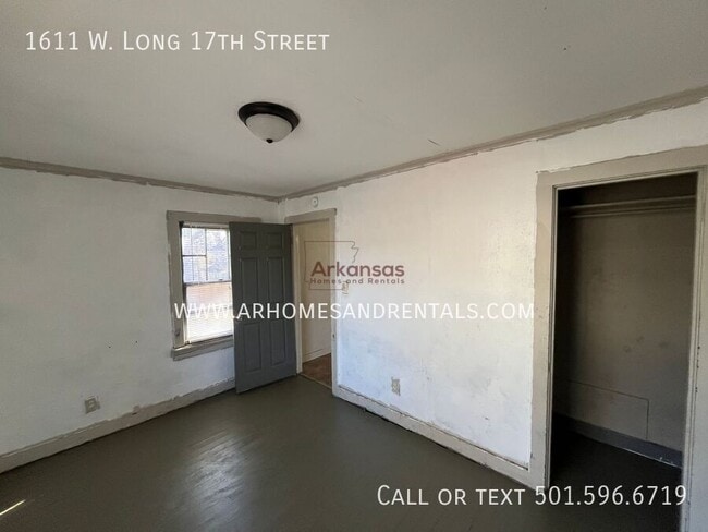 Building Photo - 1611 W Long 17th St