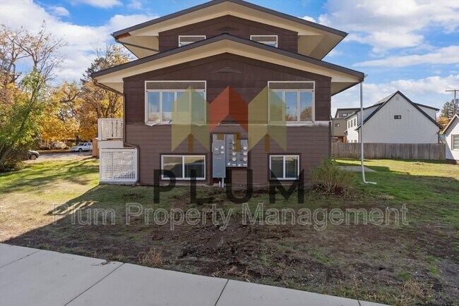 Building Photo - 705 Cleveland St