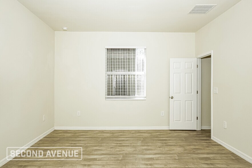 Building Photo - 4737 Manila Ave