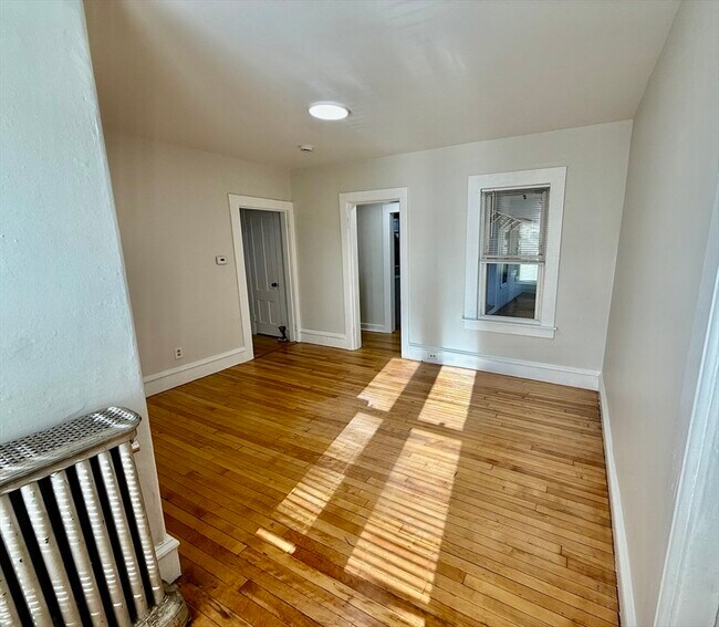 Building Photo - 1045 Pine St