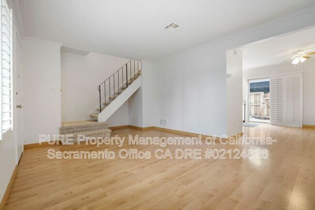 Building Photo - 8811 Salmon Falls Dr